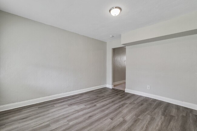 Foto del edificio - PORTSMOUTH TOWNHOME - 2 BED, 2 FULL BATH FOR RENT BY PMI VIRGINIA