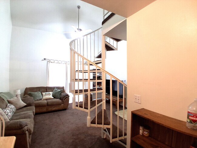 Foto del edificio - 62 W 700 N