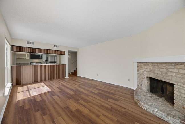 Foto del edificio - 4813 Yucca Hill Dr