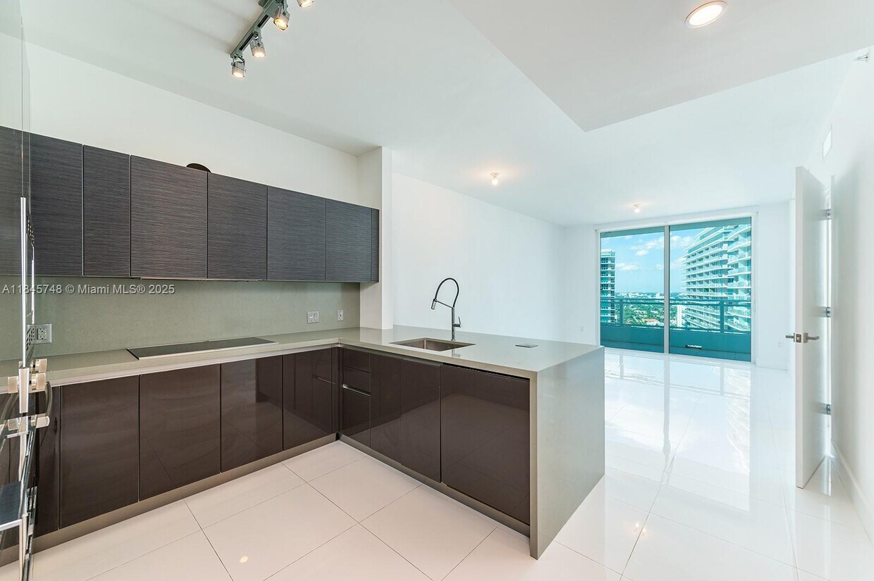 Foto principal - 1080 Brickell Ave