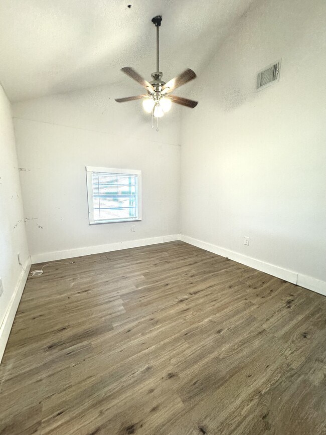 Foto del edificio - 1326 Hillcrest St