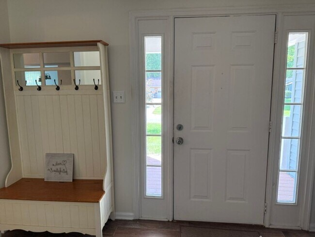 Foto del edificio - 3505 Fox Ridge Rd