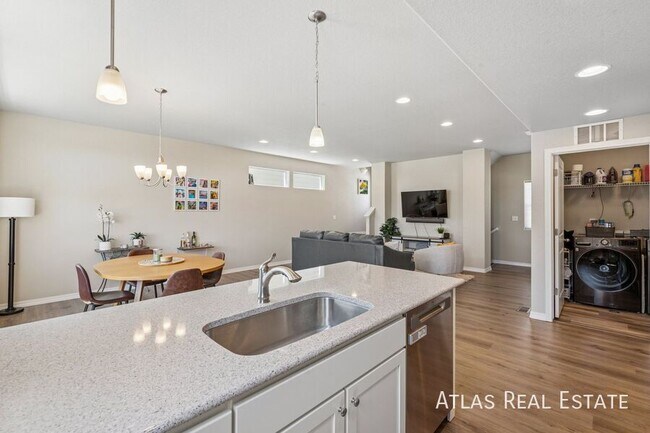 Foto del edificio - 7446 Marbled Wood Pt