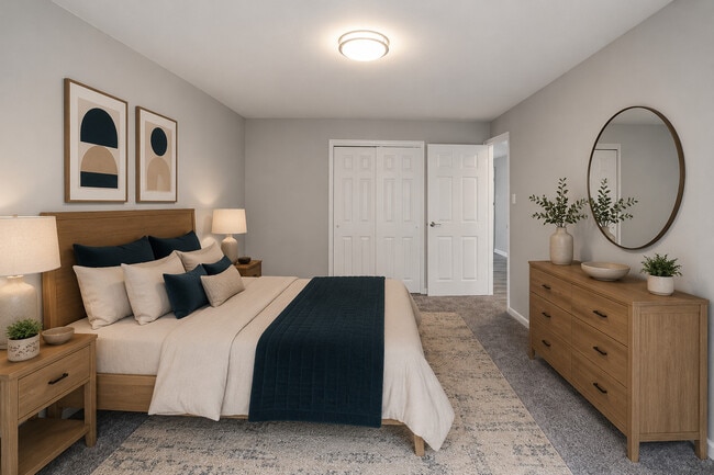 Manor- Bedroom - The Revere Apartments