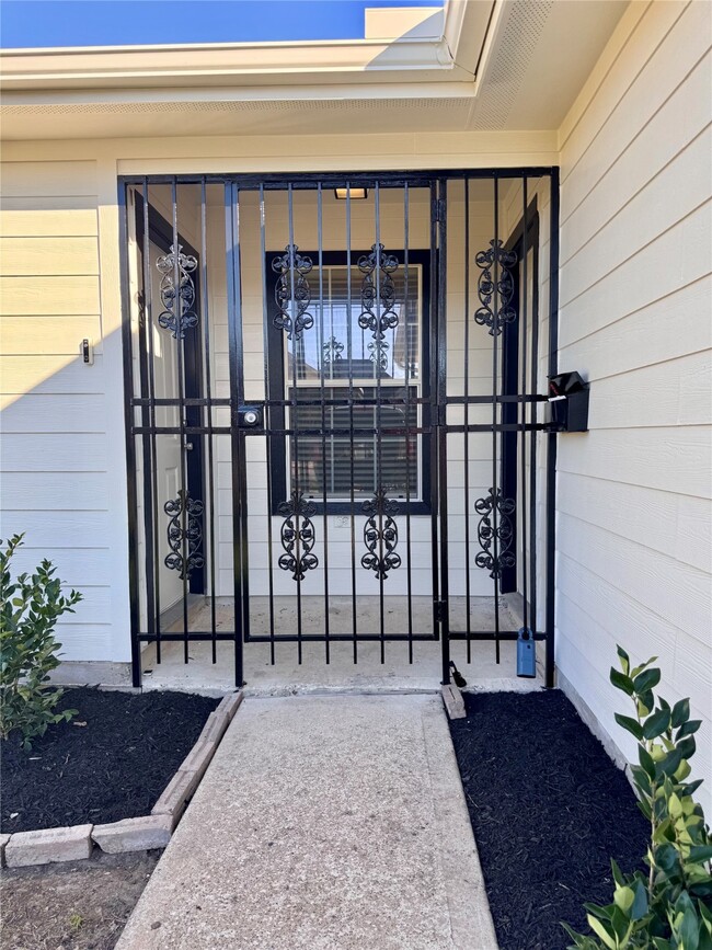 Foto del edificio - 8225 Gladstone St