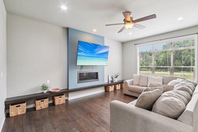 Foto del edificio - 9919 Bronze Leaf Ln