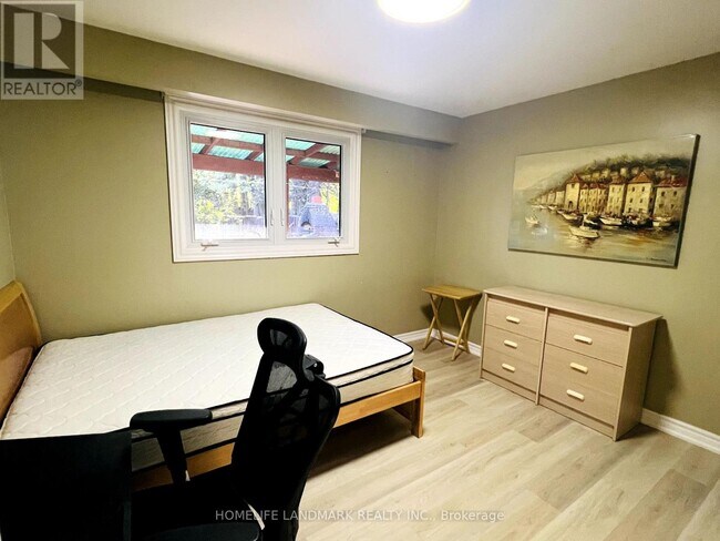 Photo du bâtiment - 30 Bobmar Rd