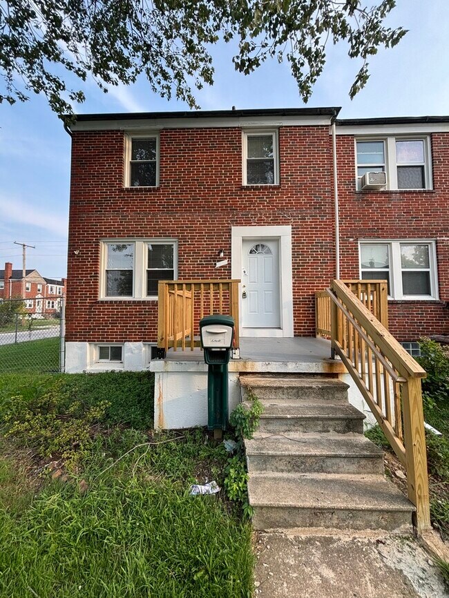 Foto del edificio - 3 bedroom townhome 21213