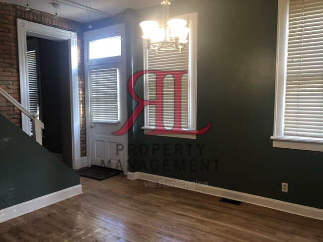 Foto del edificio - 80 E Whittier St