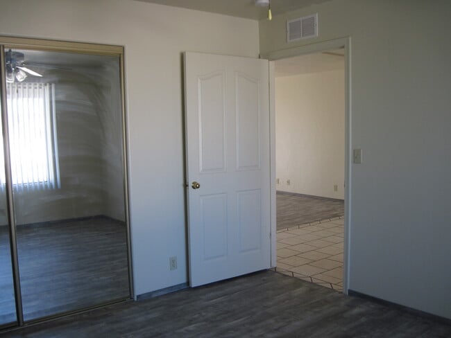 Building Photo - 470 S Bowie Ave