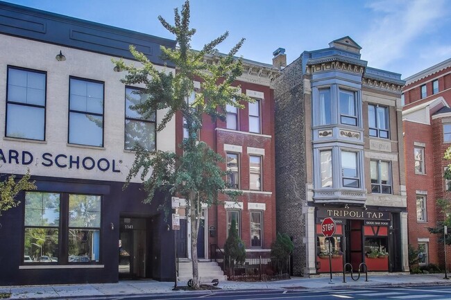Foto del edificio - 1143 W Armitage Ave
