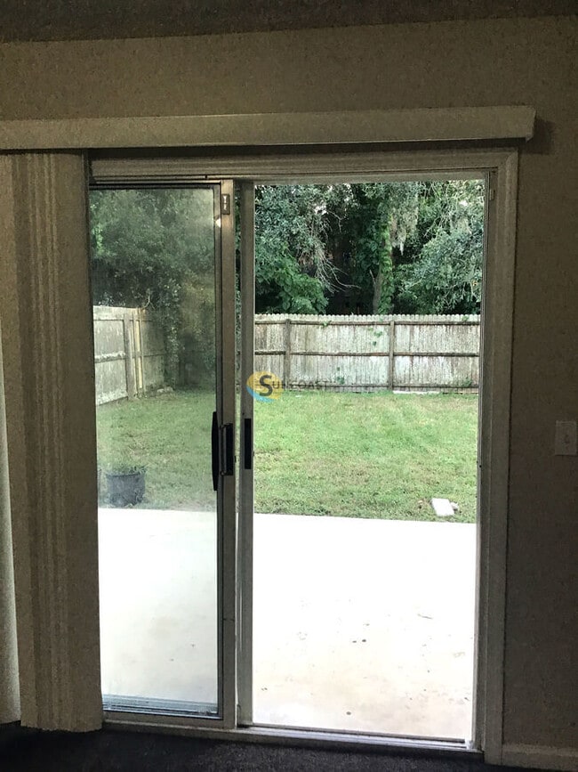 Building Photo - 5550 Oak Crossing Dr