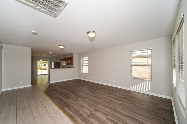 Building Photo - Charming 3 Bedroom in Huntsville!