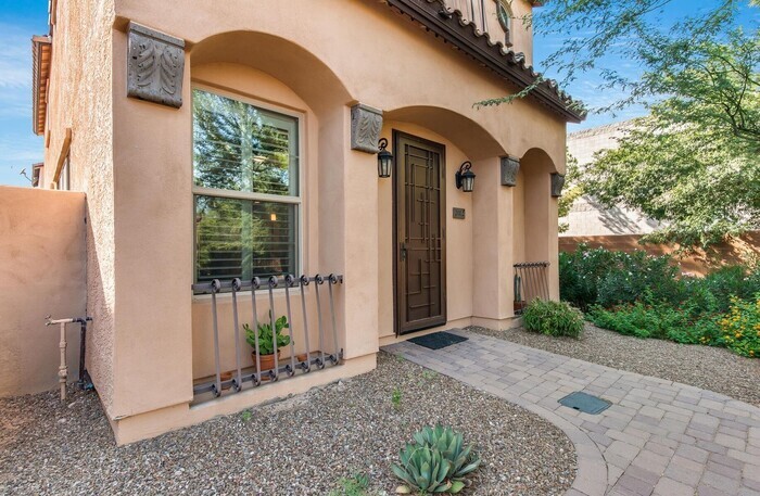 Foto principal - Charming Tuscan-Style Home in Gated North ...