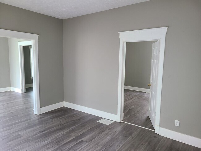 Foto del edificio - 2 bed 2 bath with bonus areas!