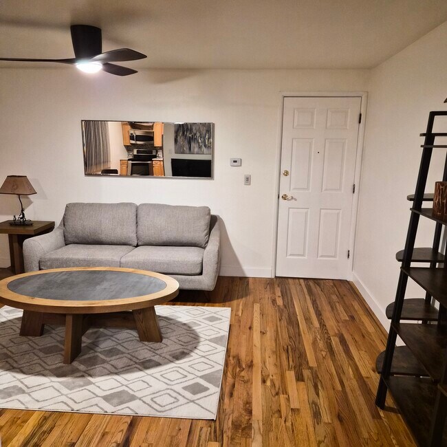 Foto del edificio - 985 N Corona St