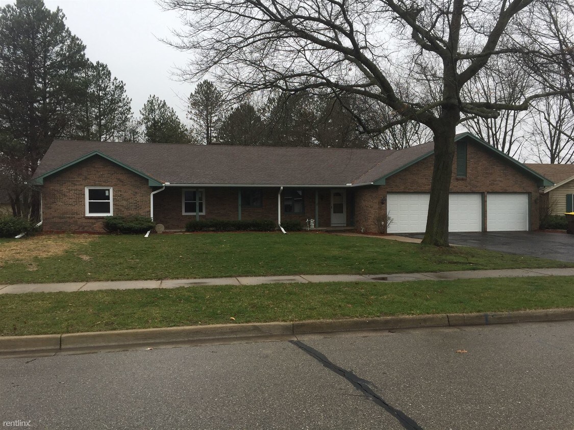 3 br, 2 bath Duplex 107 Manchester Dr Townhome Rentals in Dewitt MI