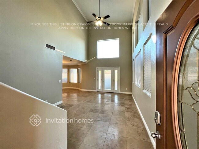 Foto del edificio - 3719 E Inverness Ave