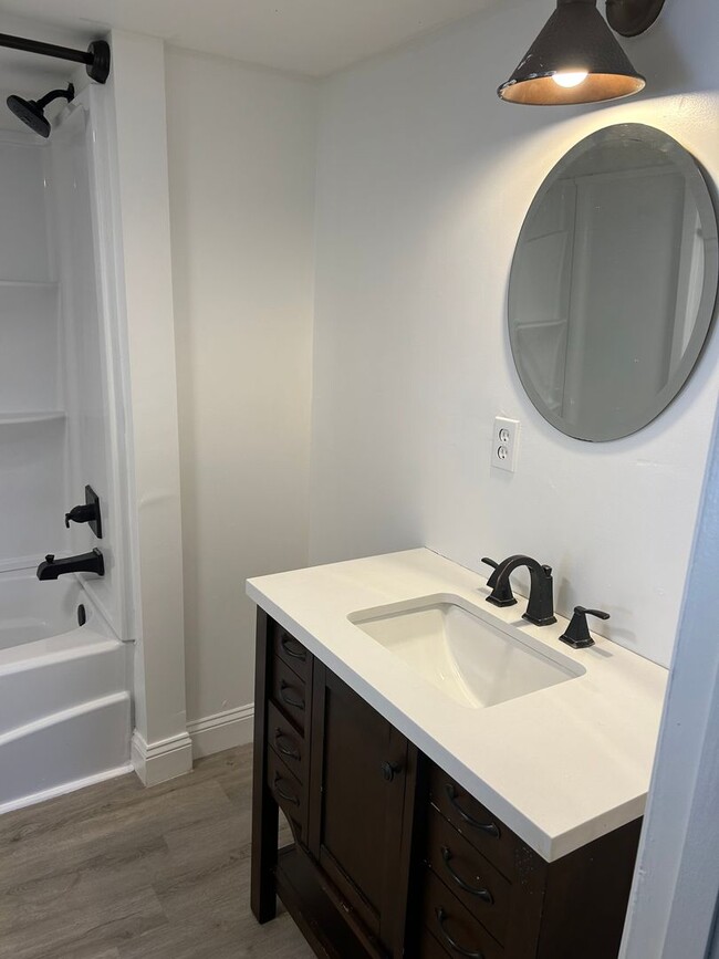 Foto del edificio - Greenville, 3BD/2.BA, 1536