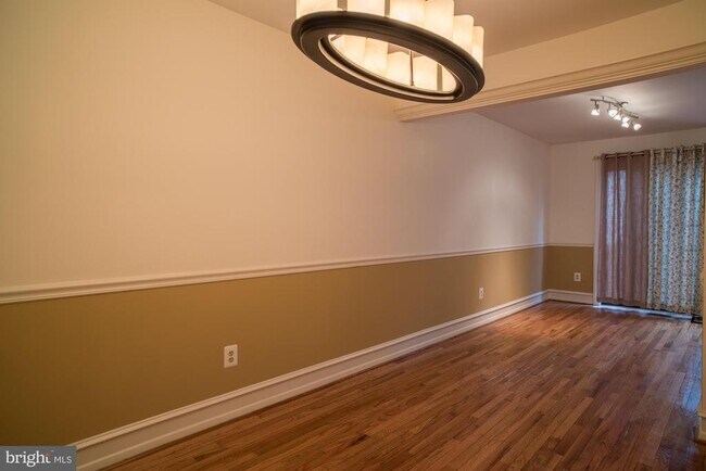 Foto del edificio - 2111 Chapel Valley Ln