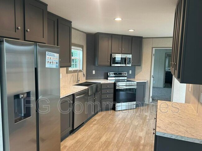 Foto del edificio - 129 Sides Meadow Dr