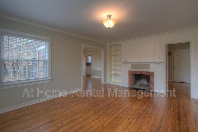 Building Photo - 1133 S Oswego Ave