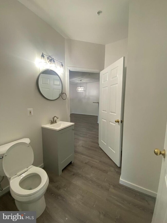 Building Photo - 805 Latchmere Ct
