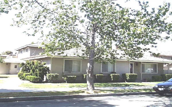 Building Photo - 1310 W Hull Pl