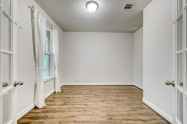 Foto del edificio - 3602 Bosc Dr