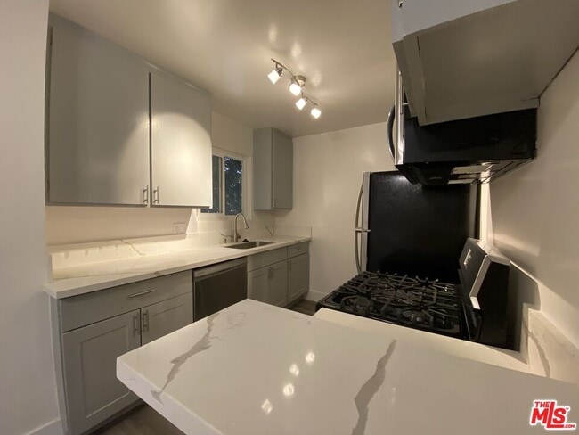 Foto del edificio - 1808 N Harvard Blvd