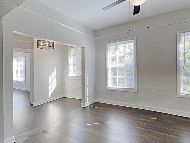 Foto del edificio - 2305 W Texas Ave