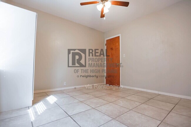 Foto del edificio - 1542 Parr St