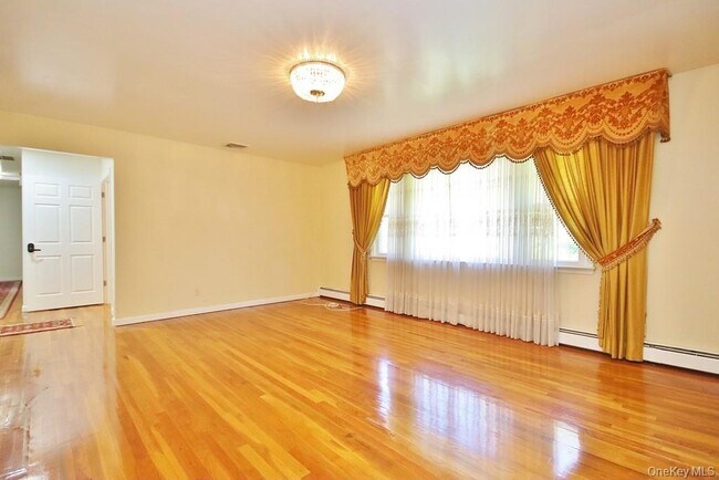 Foto del edificio - 570 Manville Rd