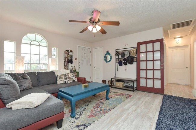 Building Photo - 5706 Tura Ln