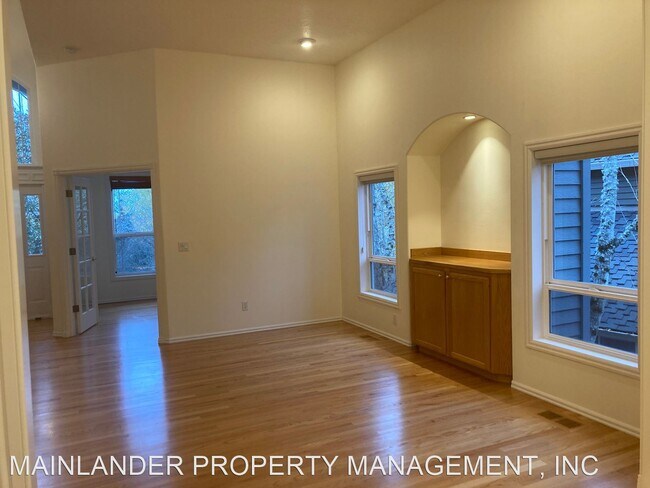 Foto del edificio - 4 br, 3.5 bath House - 9505 NW FLEISCHNER ST