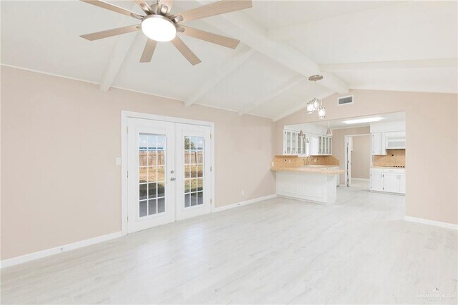 Foto del edificio - 1718 Tulip Ave