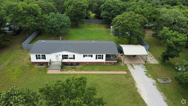 Building Photo - 712 S Brush Creek Rd