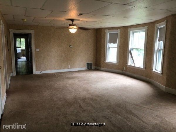 Building Photo - 2 br, 1 bath Apartment - 11 Lyman St