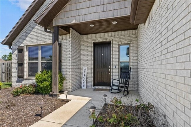 Building Photo - 801 Bellmara Cir