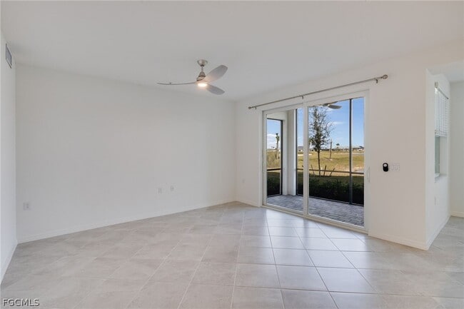 Building Photo - 15375 Grn Acrs Ave