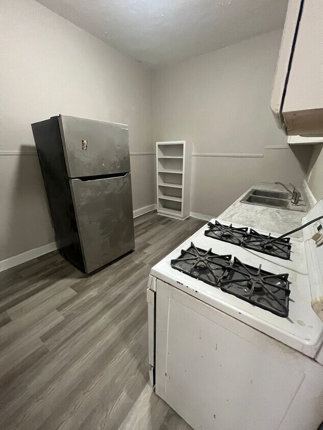 Foto del edificio - Newly renovated units and common areas!