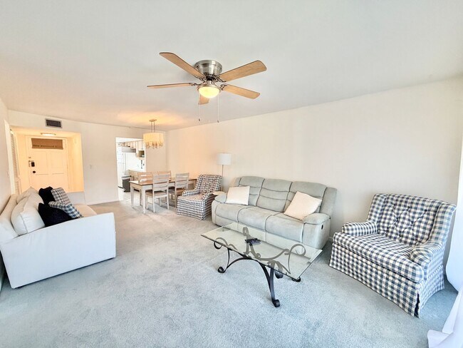 Foto del edificio - ** SOUTH NAPLES ** 2 BED / 2 BATH - CONDO - GREAT LOCATION! - ANNUAL RENTAL