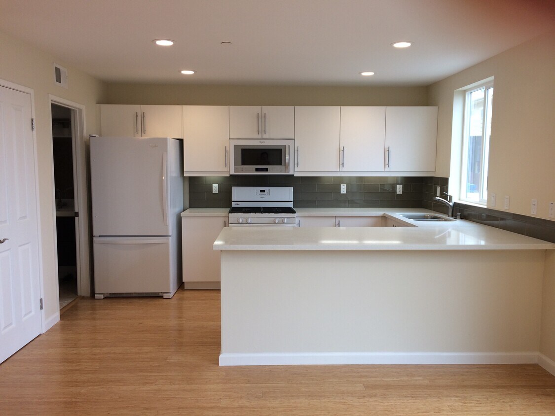 5943 Mildred St, San Diego, CA 92110 Townhome Rentals in San Diego CA