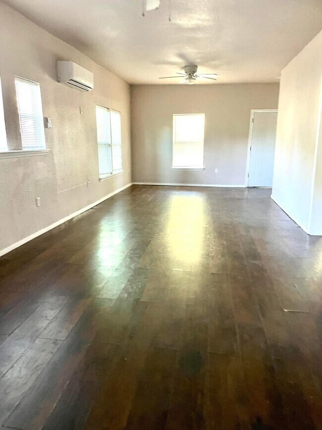 Foto del edificio - 318 7th Ave NW
