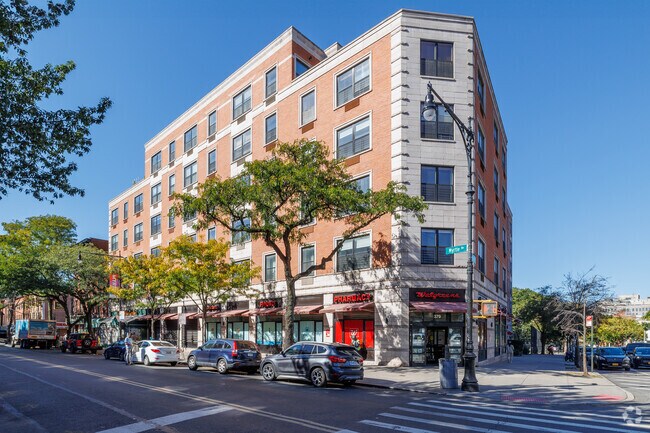 Alternate building view - 150 Clermont Ave