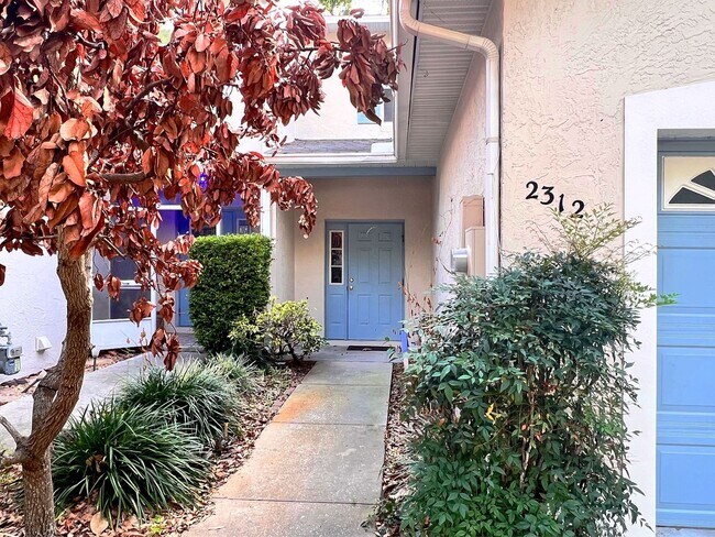 Building Photo - Two-Bedroom Townhome in Winter Haven