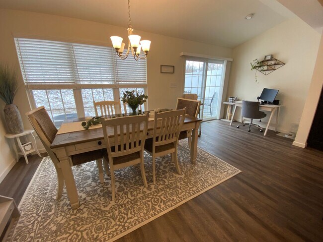 Building Photo - Beautiful 3 Bedroom, 2.5 Bathroom Home in Boalsburg, PA