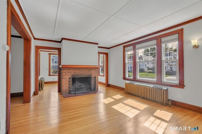 Building Photo - 152 Brace Rd