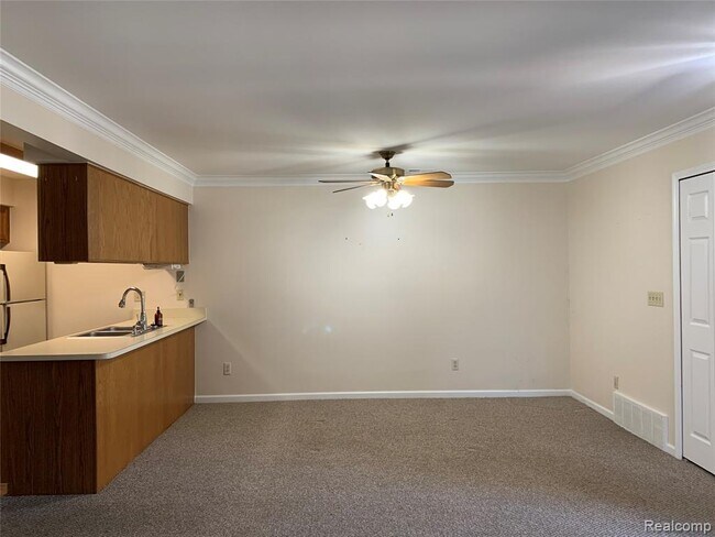 Foto del edificio - 16561 Woodlane