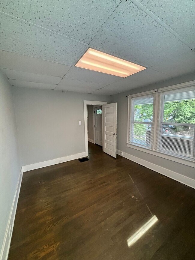 Building Photo - 1512 Highland Ave
